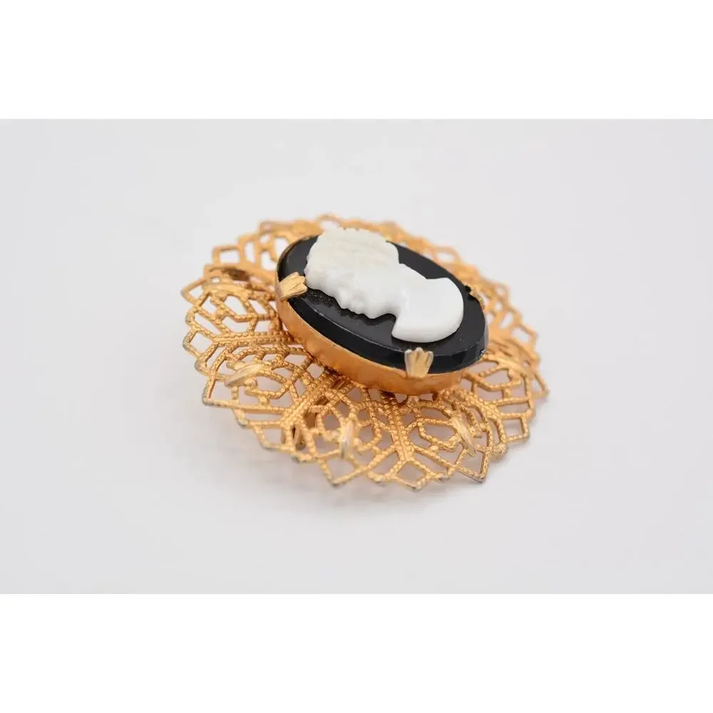 Vintage Cameo Pin Brooch Black White Textured Gold Tone Oval Round 1980s BinAT